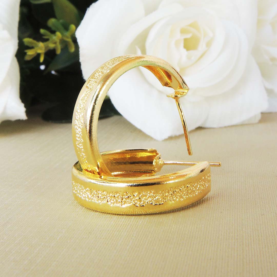 Brinco Argola Trabalhada Folheado Em Ouro18k - Casa Vitrine