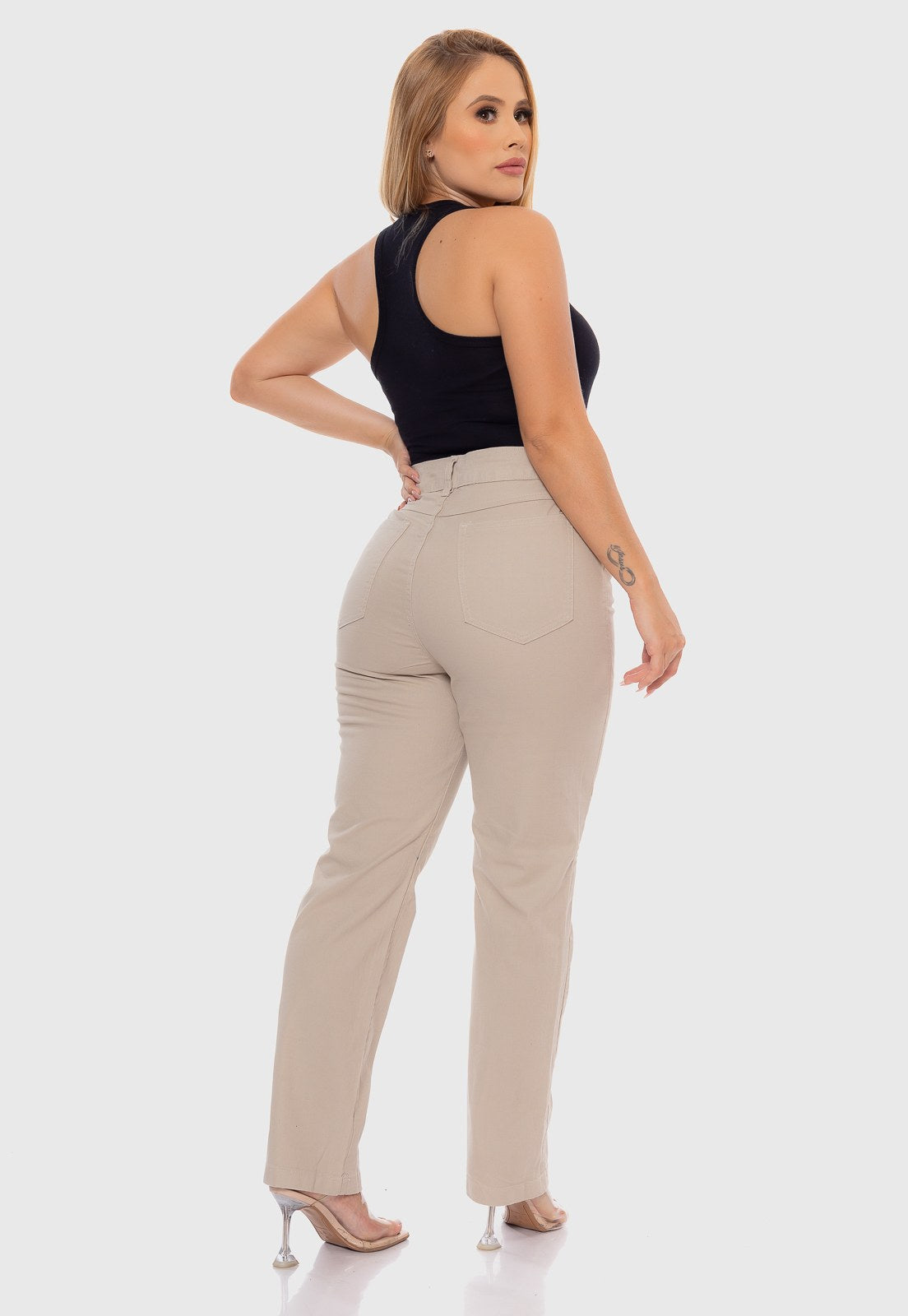 Calça Mom Bege Claro