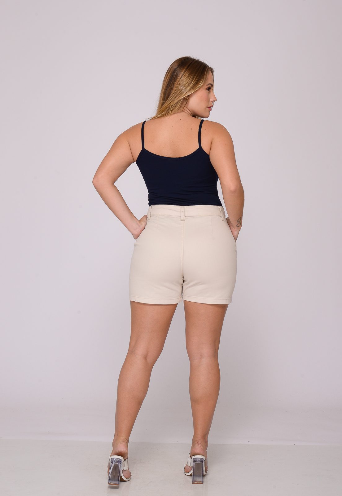 Shorts Feminino Bege Claro