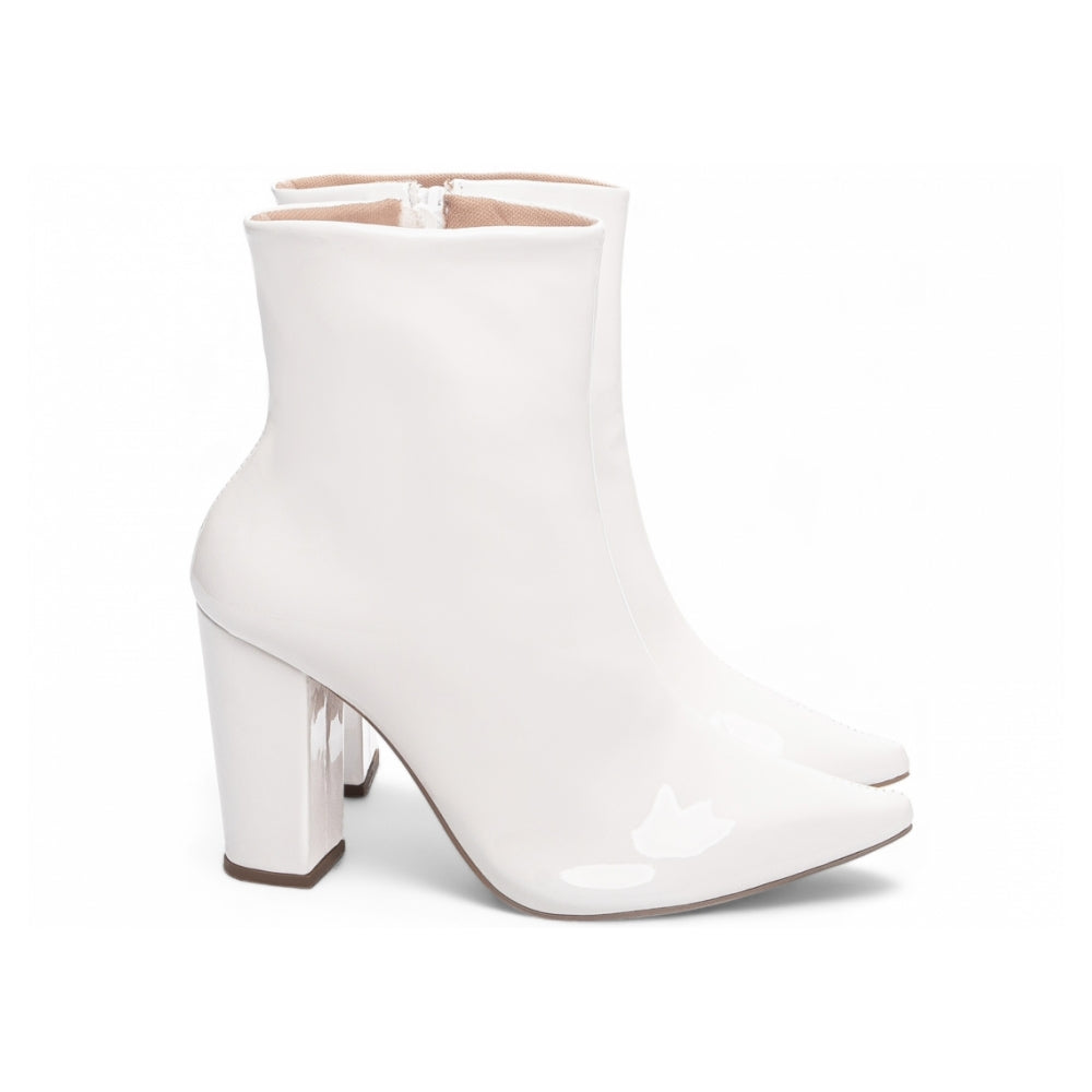 Bota Verniz Branco Cano Curto - Casa Vitrine