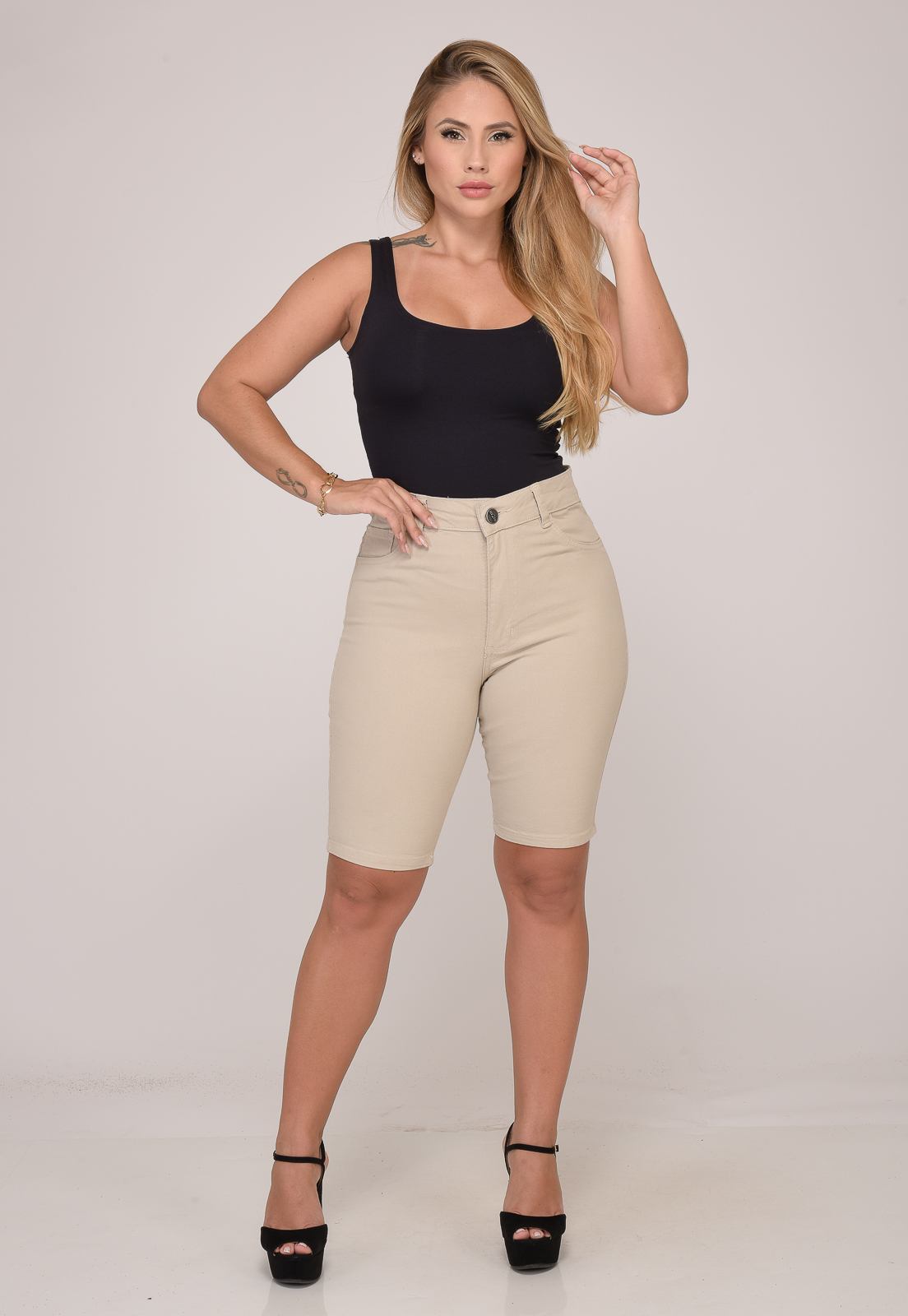 Bermuda Feminina Bege Claro
